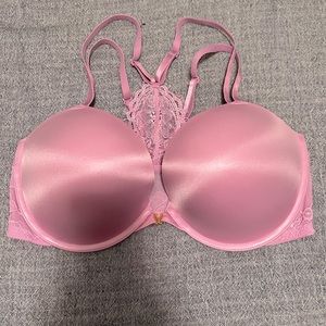 NWT Victoria’s Secret very sexy front closure push up bra. 38DD